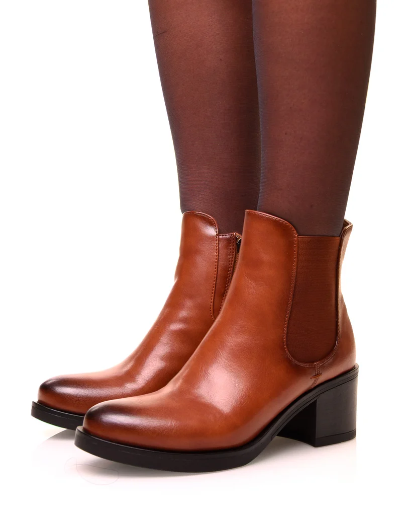 Bottines à talons carrés camel