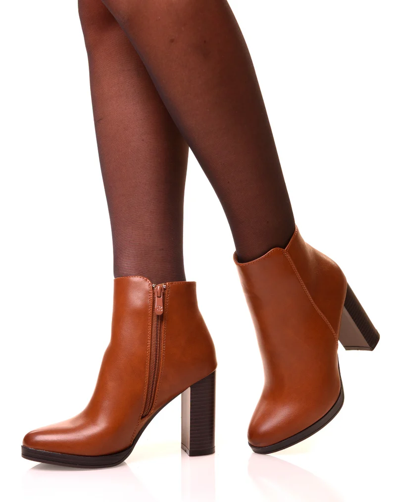 Bottines à talons carrés camel