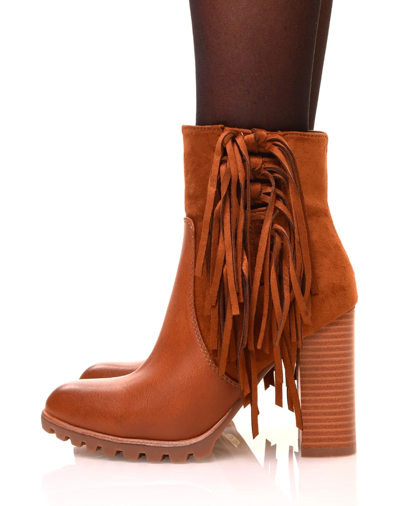 Bottines camelles à franges et talons haut