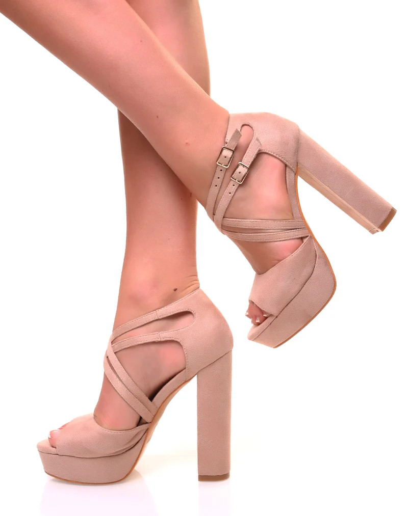 Sandales beiges à talons carrés et multiples lanières