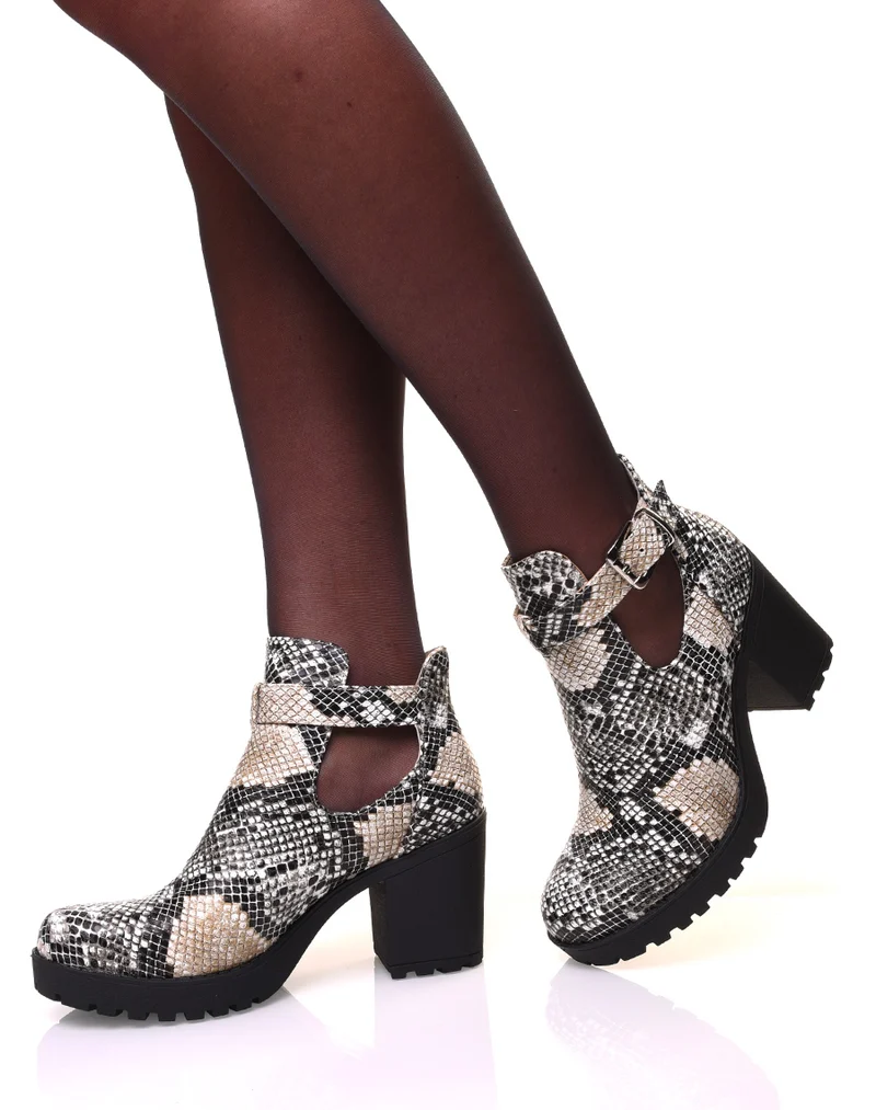 Bottines effet peau de serpent ajourée
