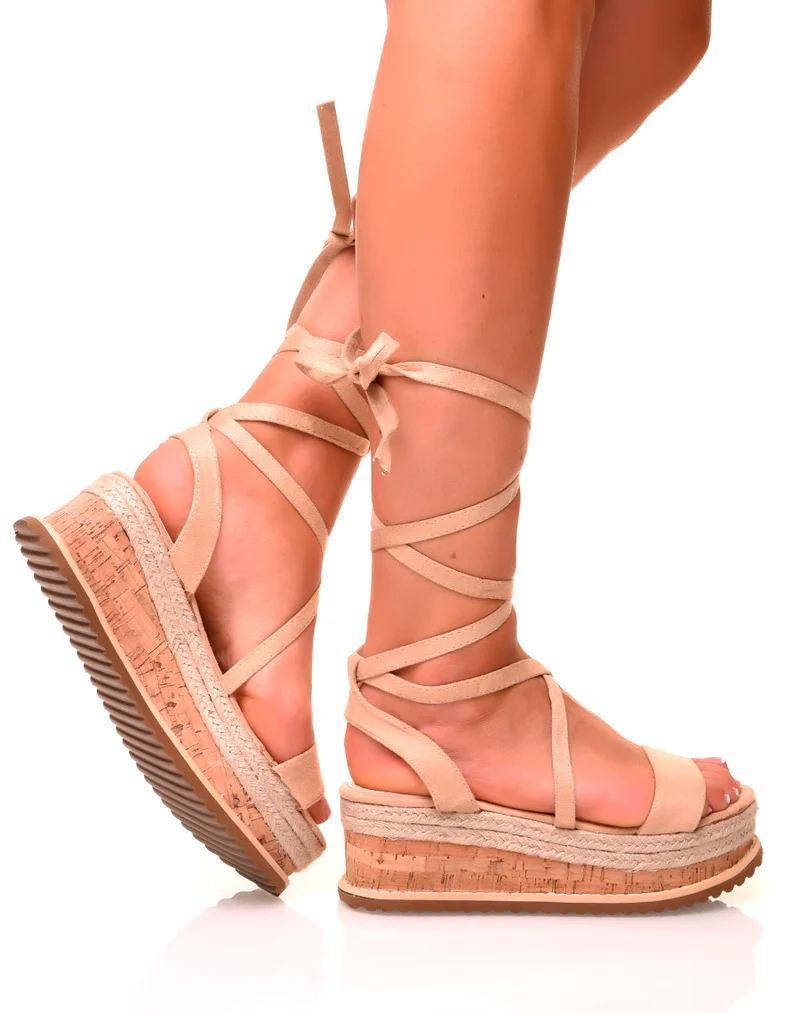 Sandales compensées en suédine beige à lacets