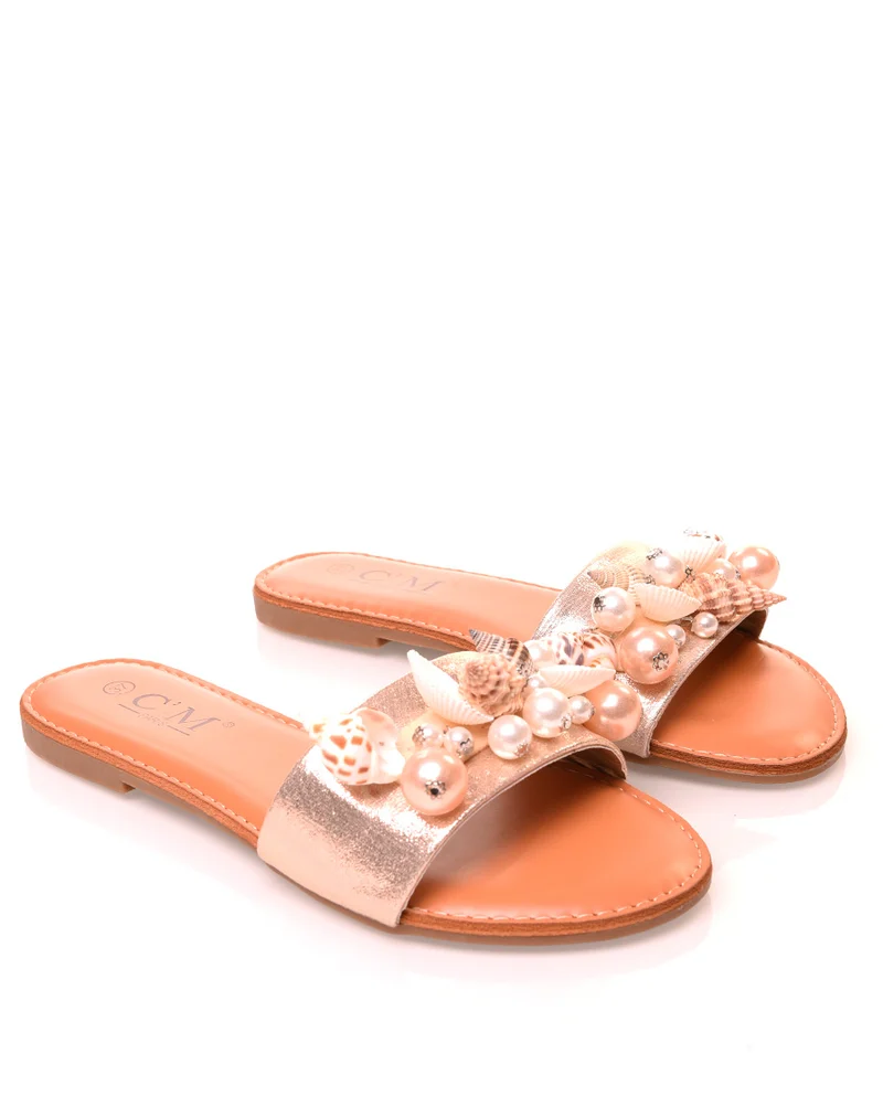 Nu-pieds gold à détails perlées et coquillages