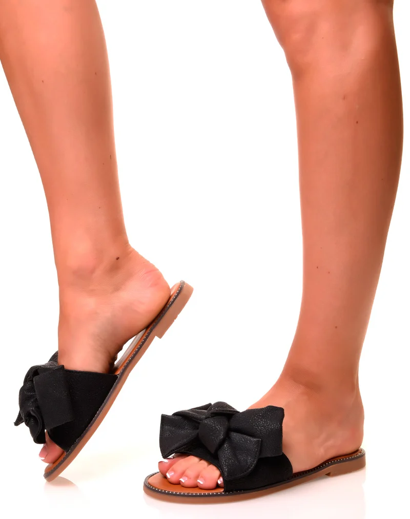 Nu-pieds noirs à larges brides à noeuds