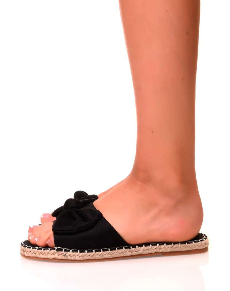 Nu-pieds noirs à noeuds