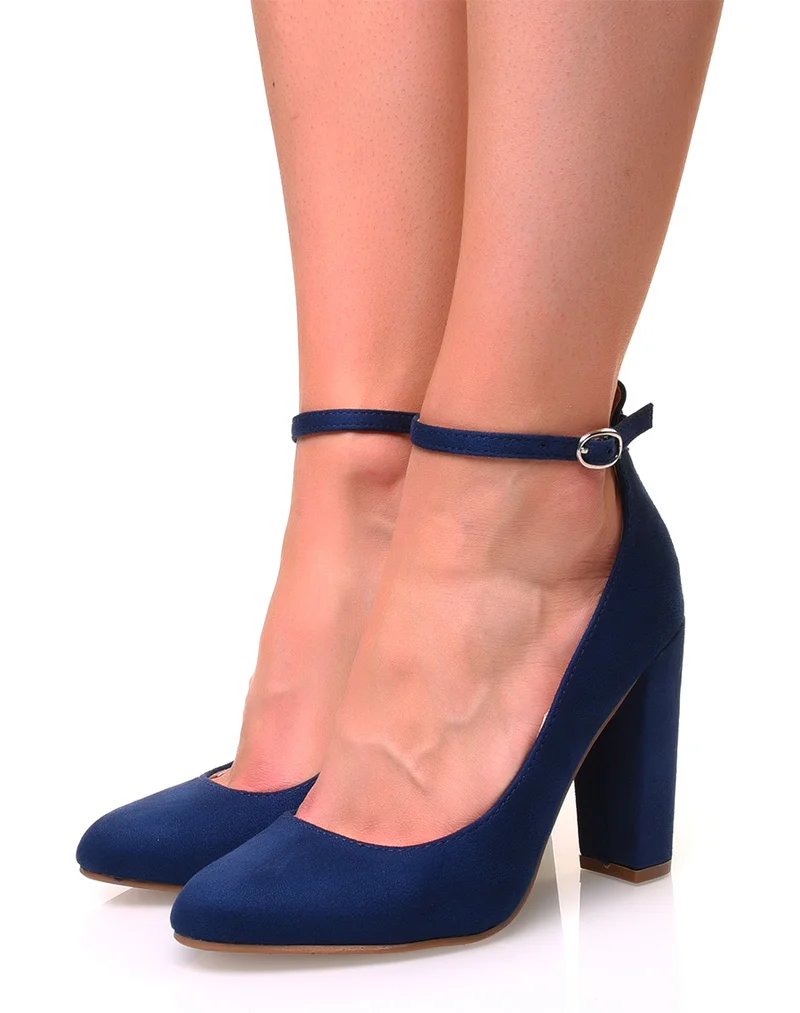 Escarpins en suédine bleus à talons hauts carrés