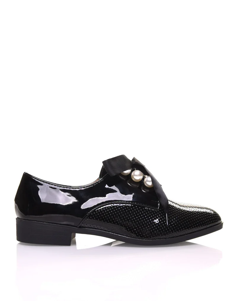 Derbies noires perlées