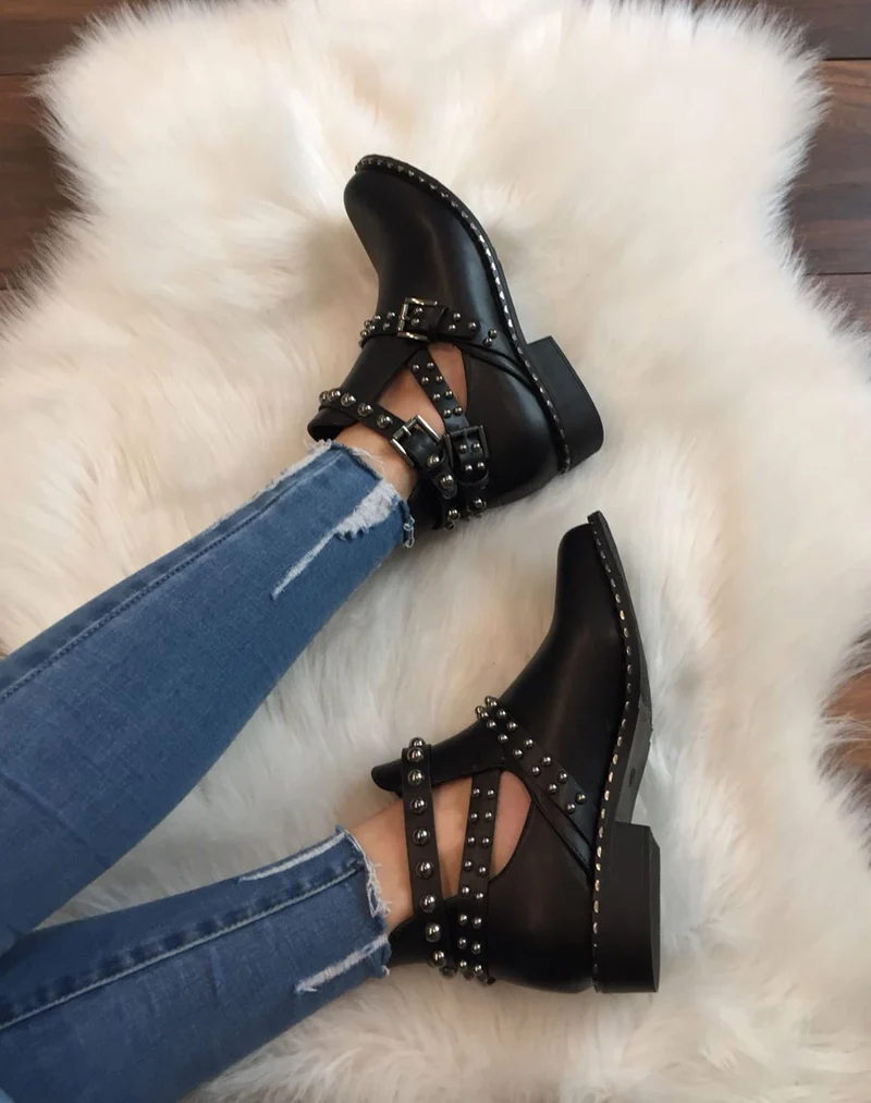 Bottines cloutés noires