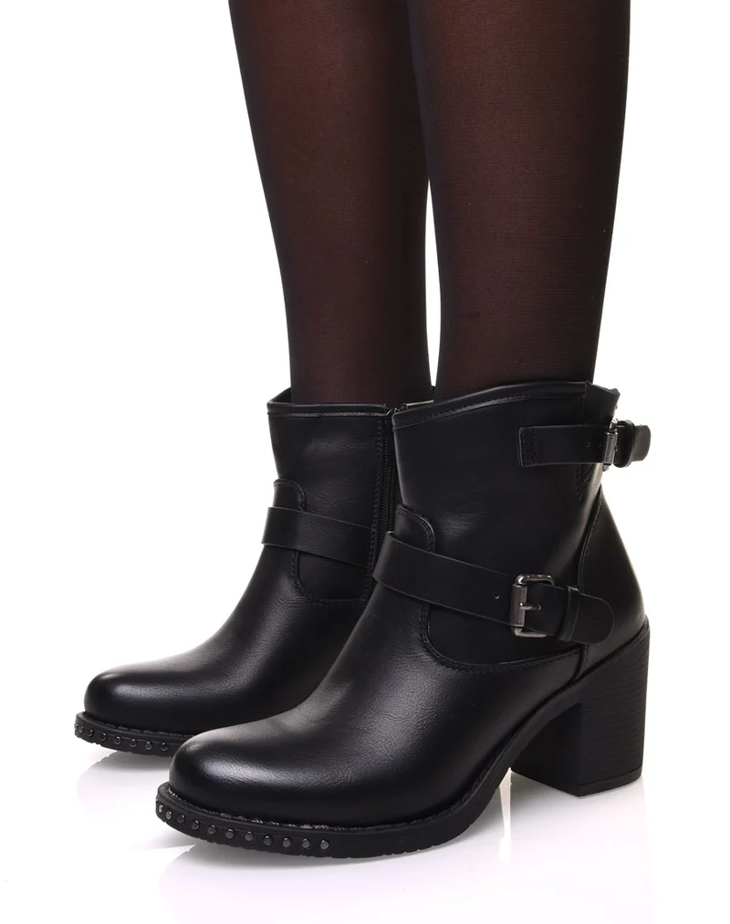 Bottines noires à sangles