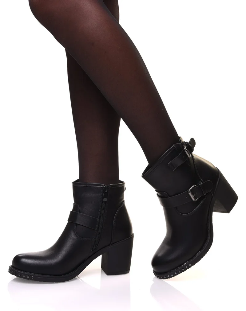 Bottines noires à sangles