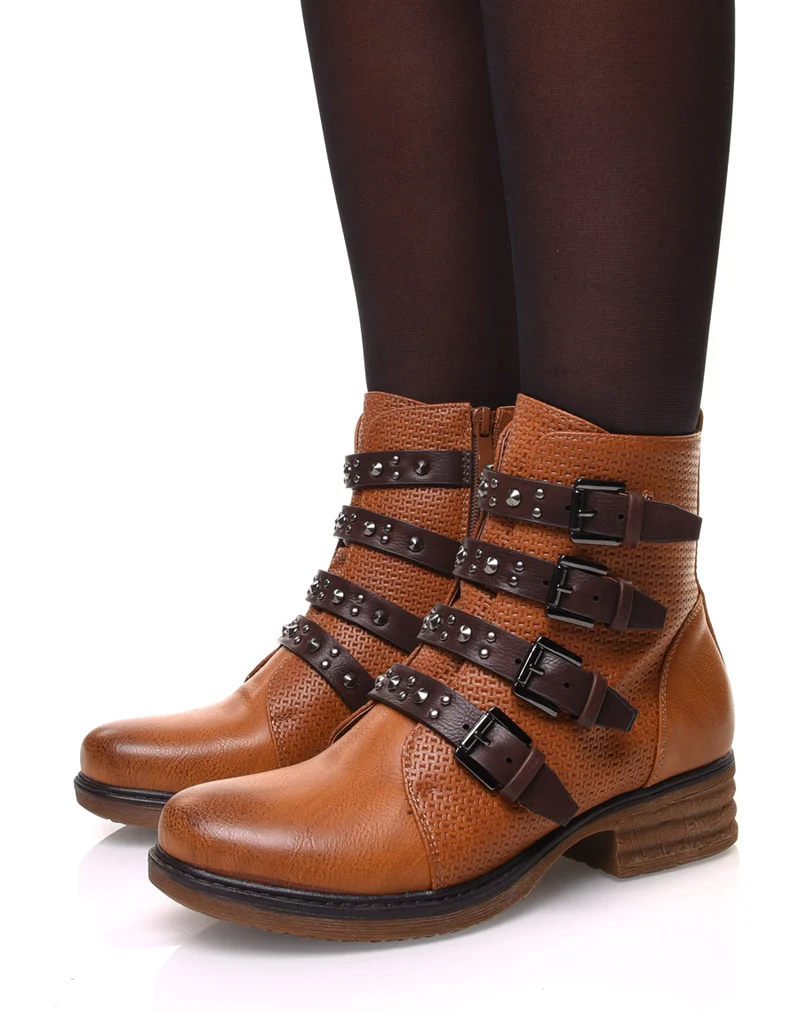 Bottines camelles à multiples sangles cloutés