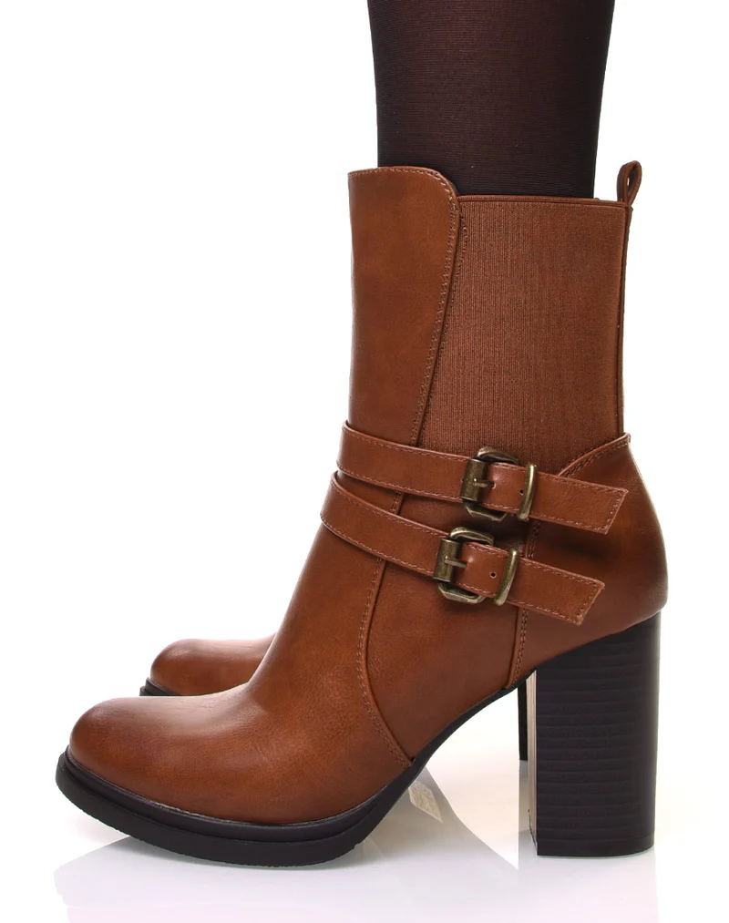 Bottines camelles montantes à talons à sangles
