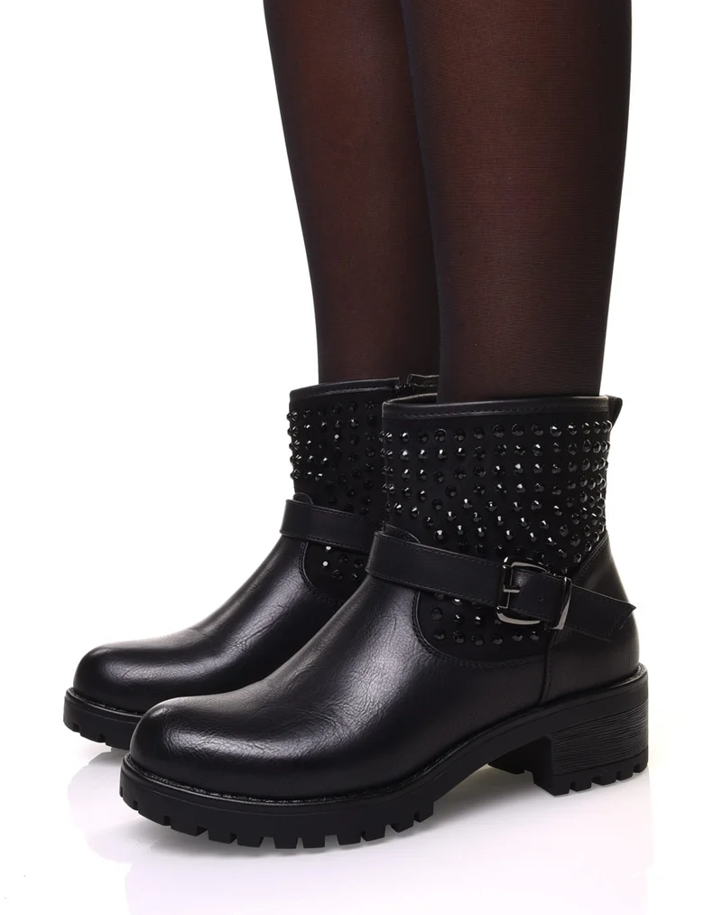 Bottines noires à lanières ornées de petits clous