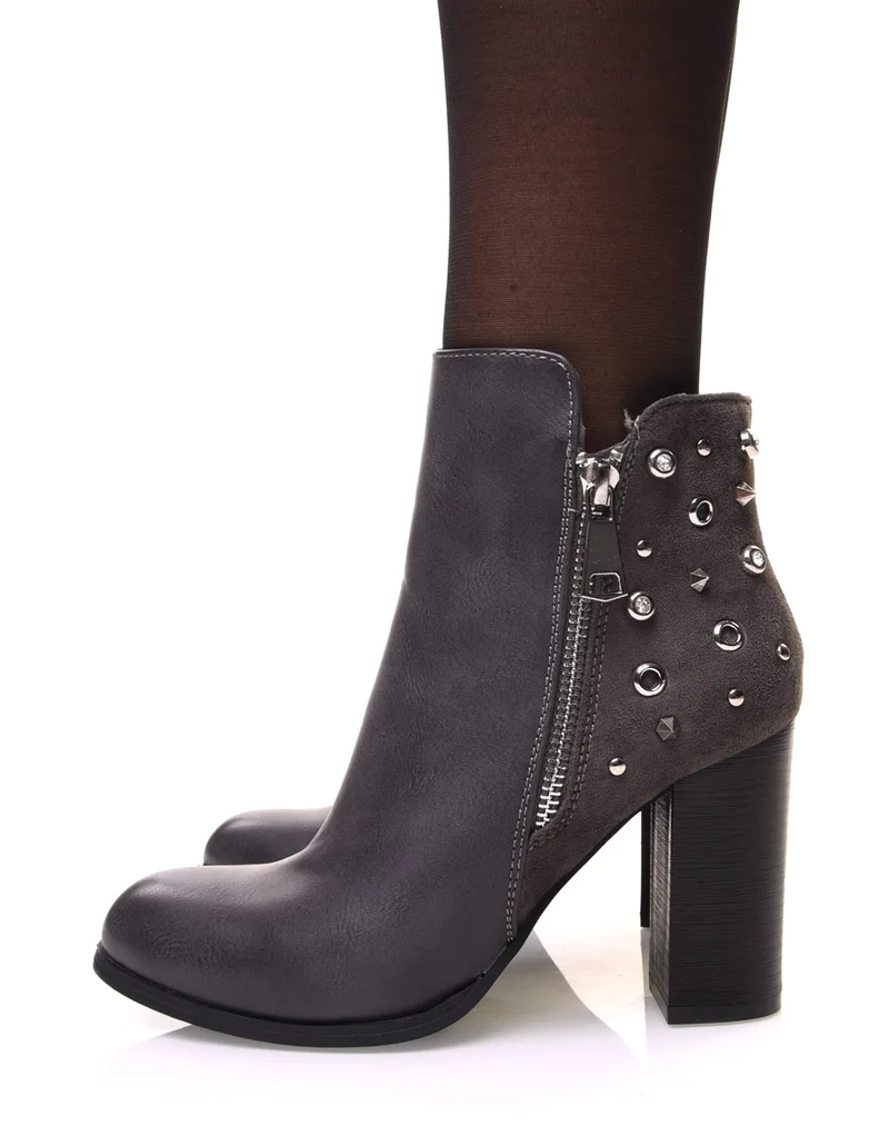 Bottines grises bi matières à talons et détails cloutés