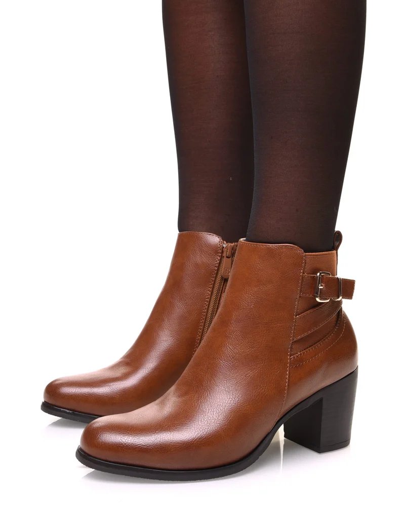 Chelsea boots camelles à fines sangles