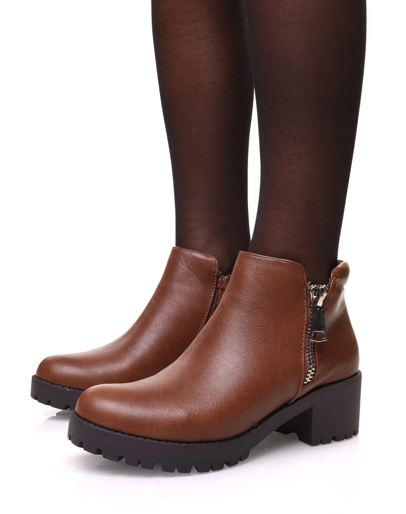 Bottines camelles à fermeture éclair décorative et talon mi haut