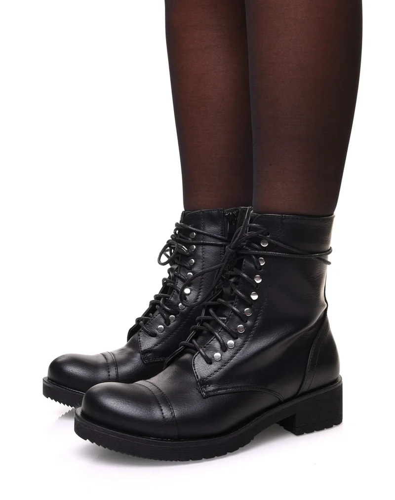 Bottines noires à lacets