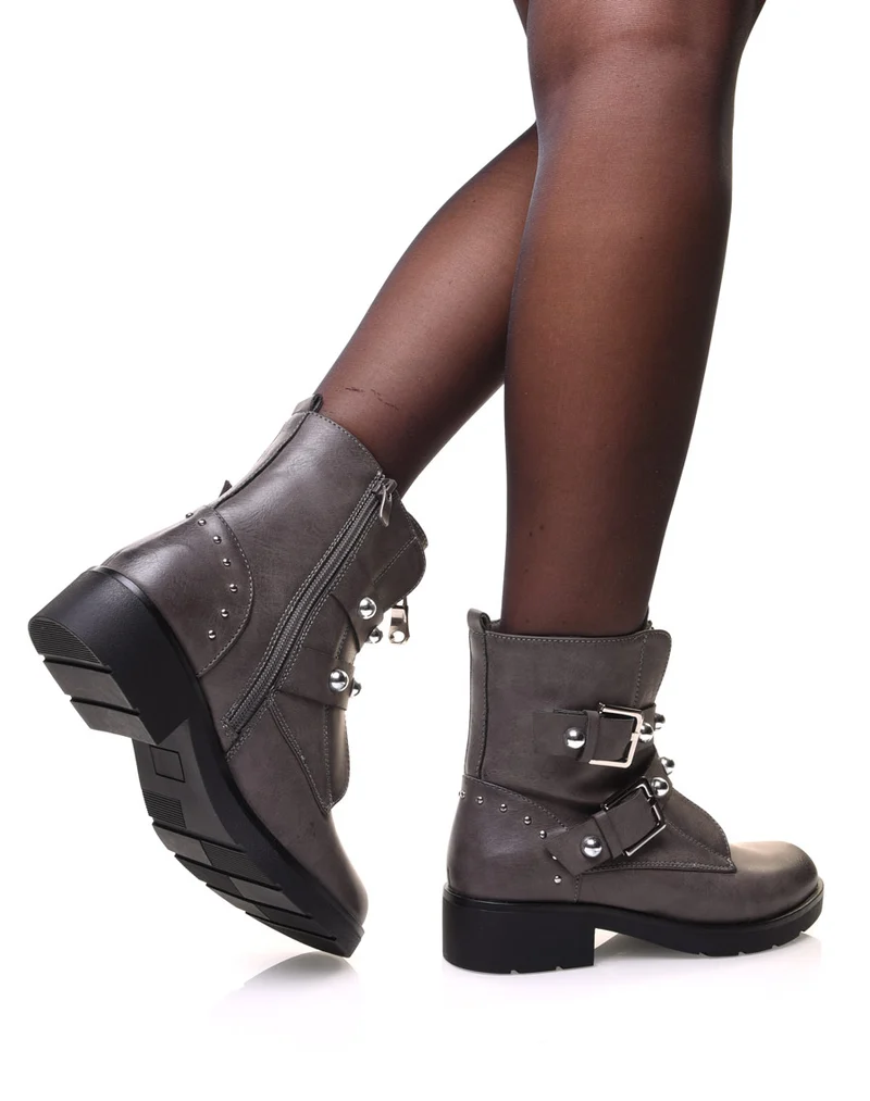 Bottines grises plates a sangles perlées