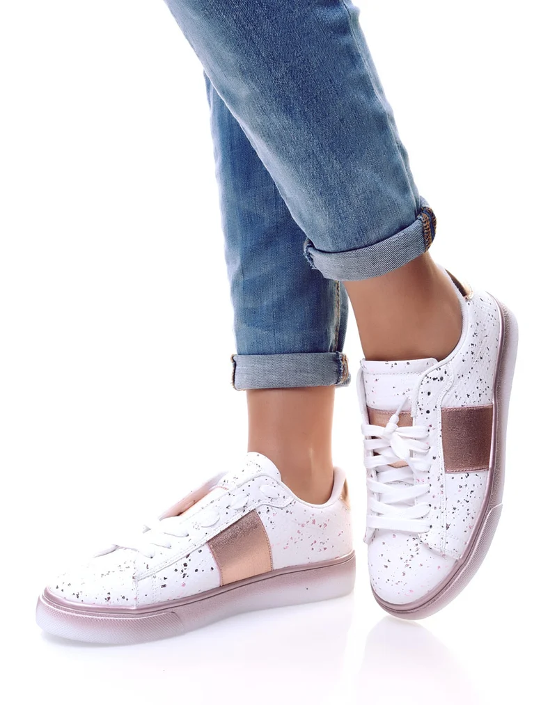 Baskets blanches tachetés rose