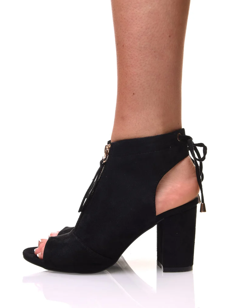Sandales noires à talons à fermeture avant
