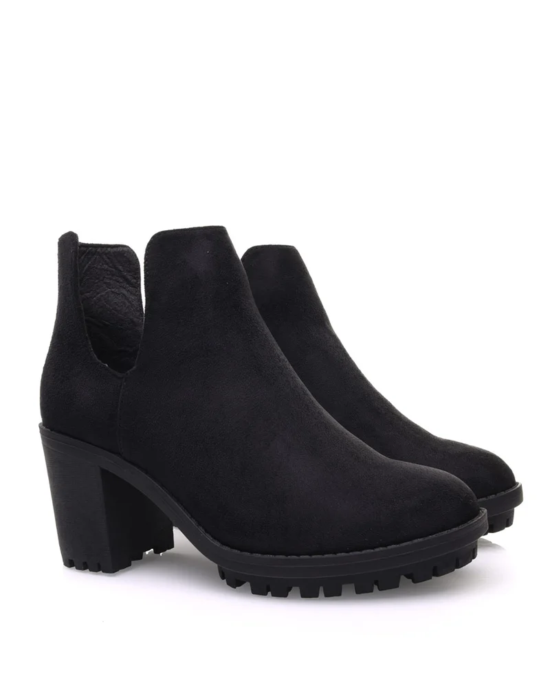 Bottines noires ajourées et semelle crantée