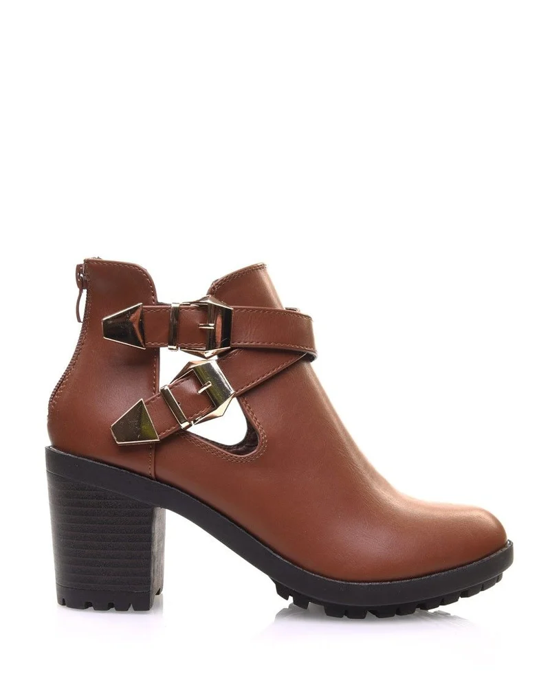 Bottines camel crantées à boucles croisées