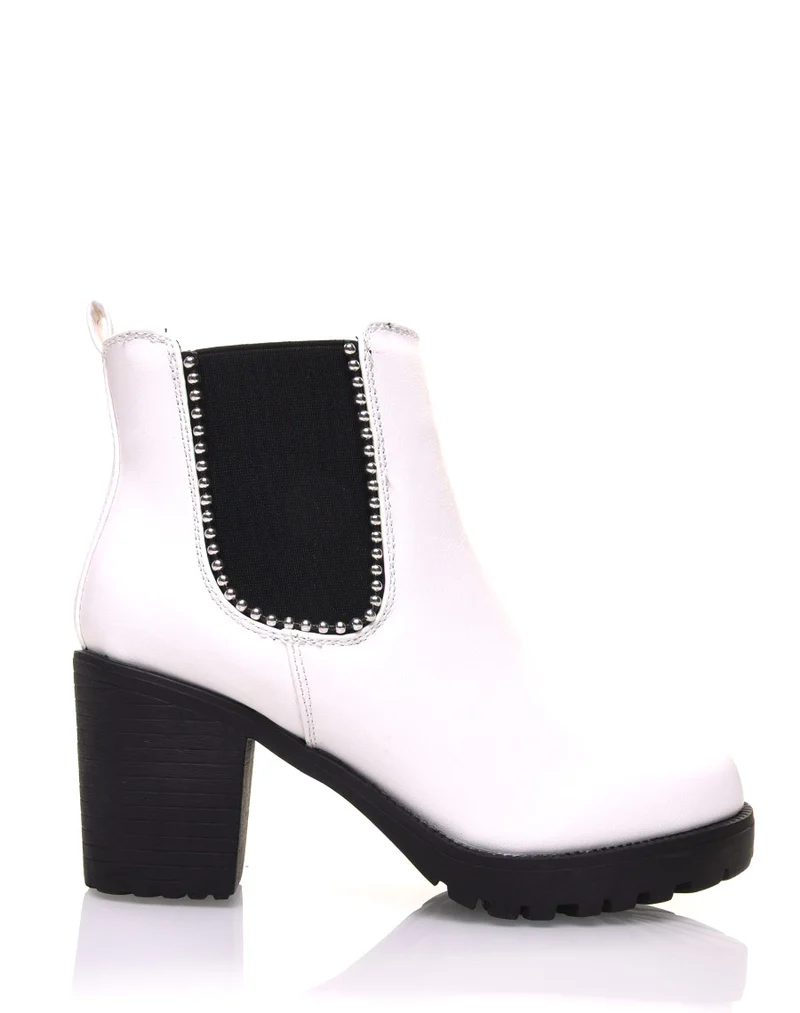 Bottines cloutées blanches à talons