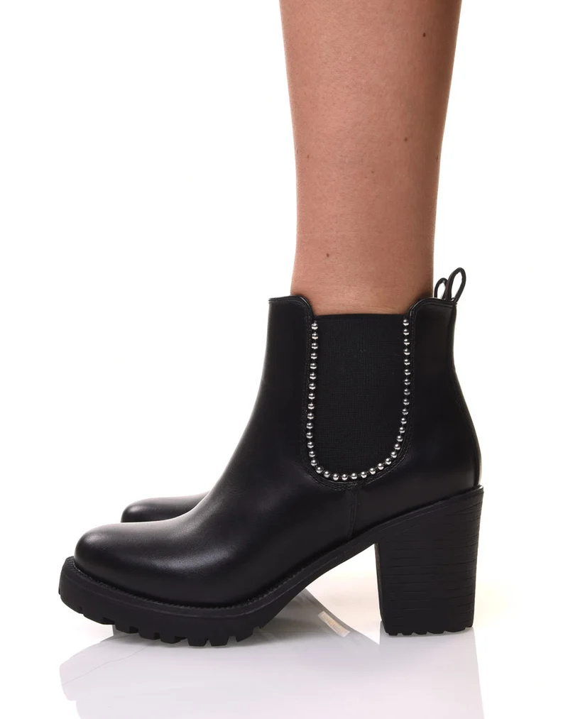 Bottines cloutées noires à talons