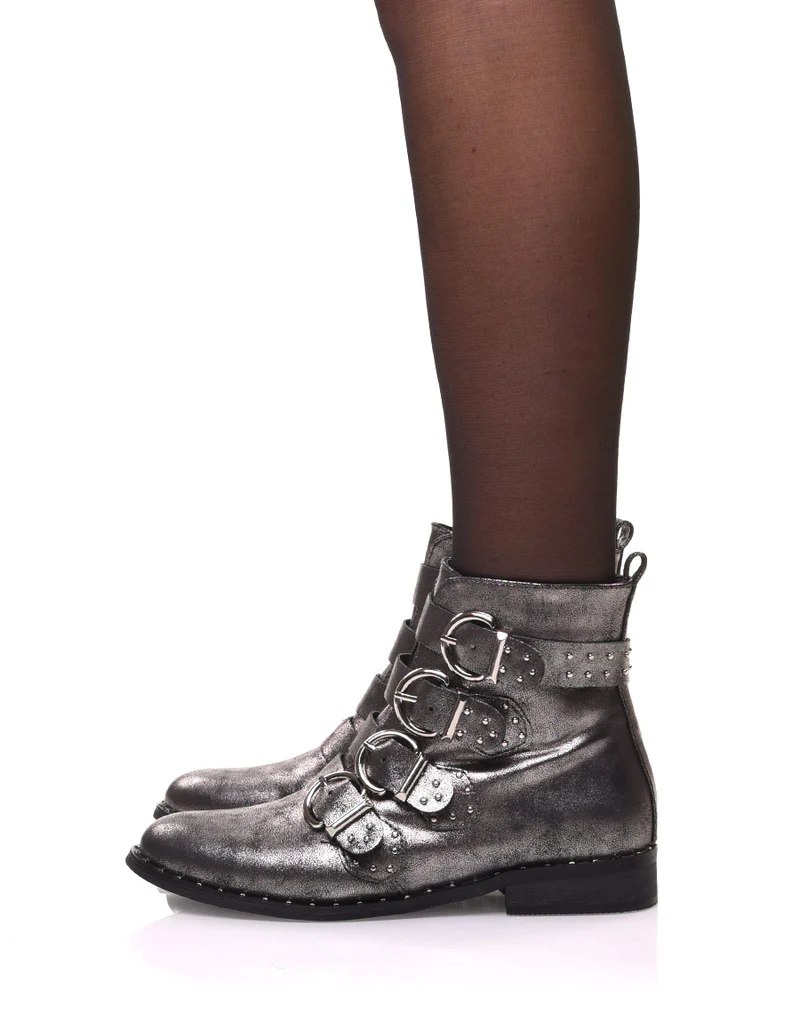Bottines argentées à brides