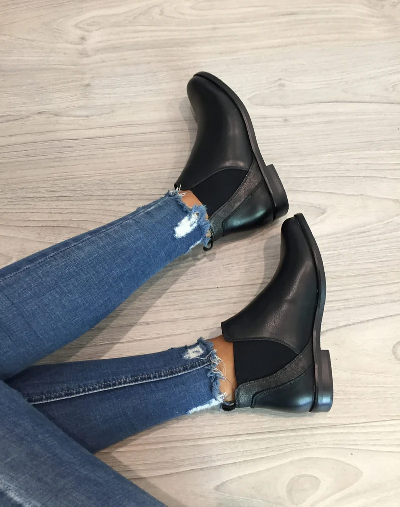 Bottines noires plates métallisées