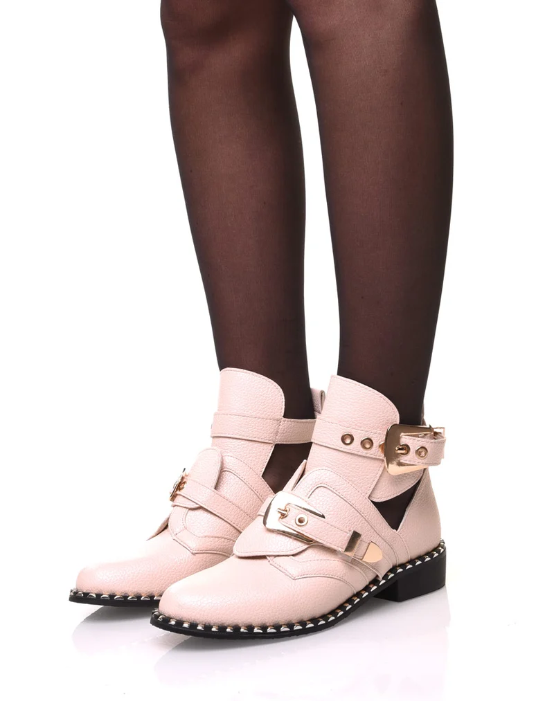 Bottines roses pales ajourées semelles cloutées