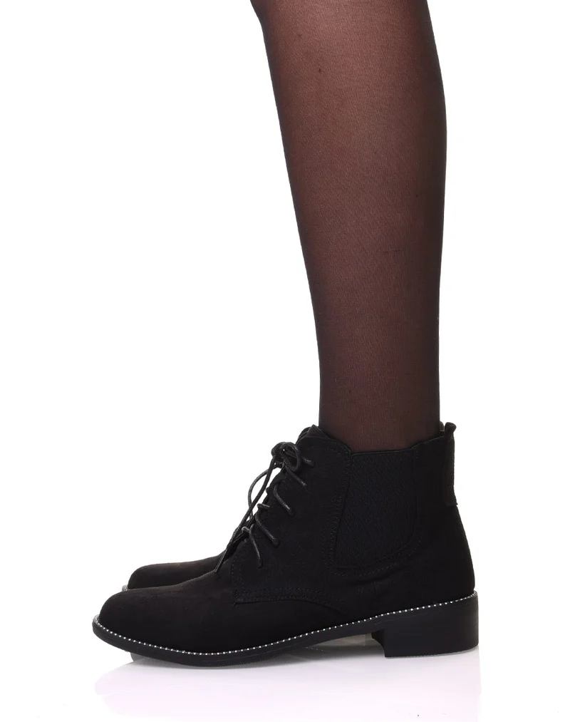 Bottines noires en suédines et à lacets