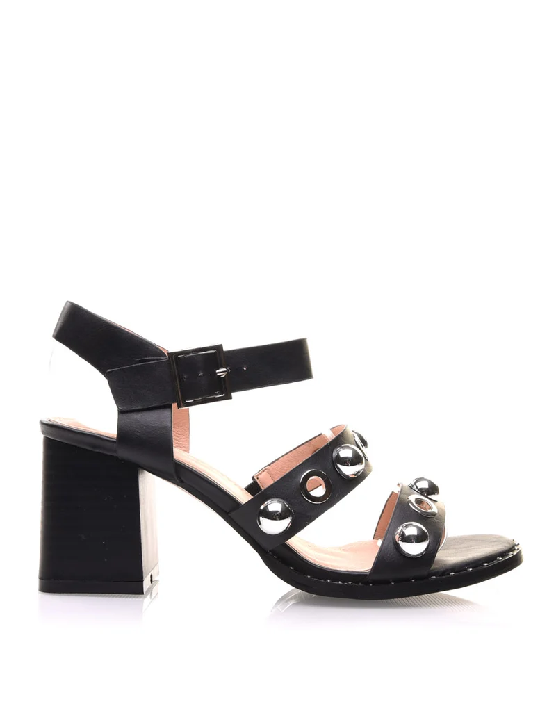 Sandales noires brides à œillets
