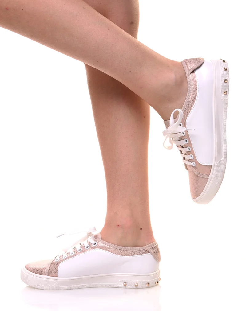 Baskets roses et blanches brillantes