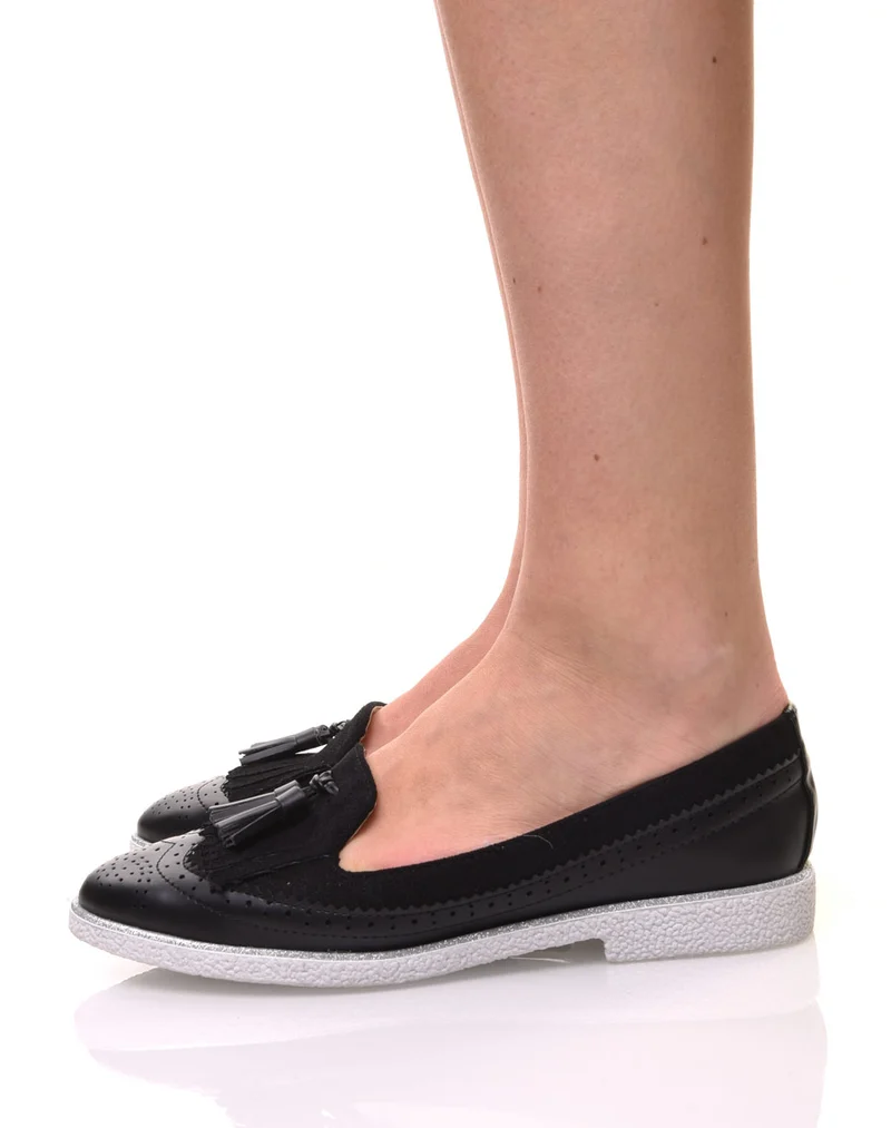 Mocassins noirs perforés