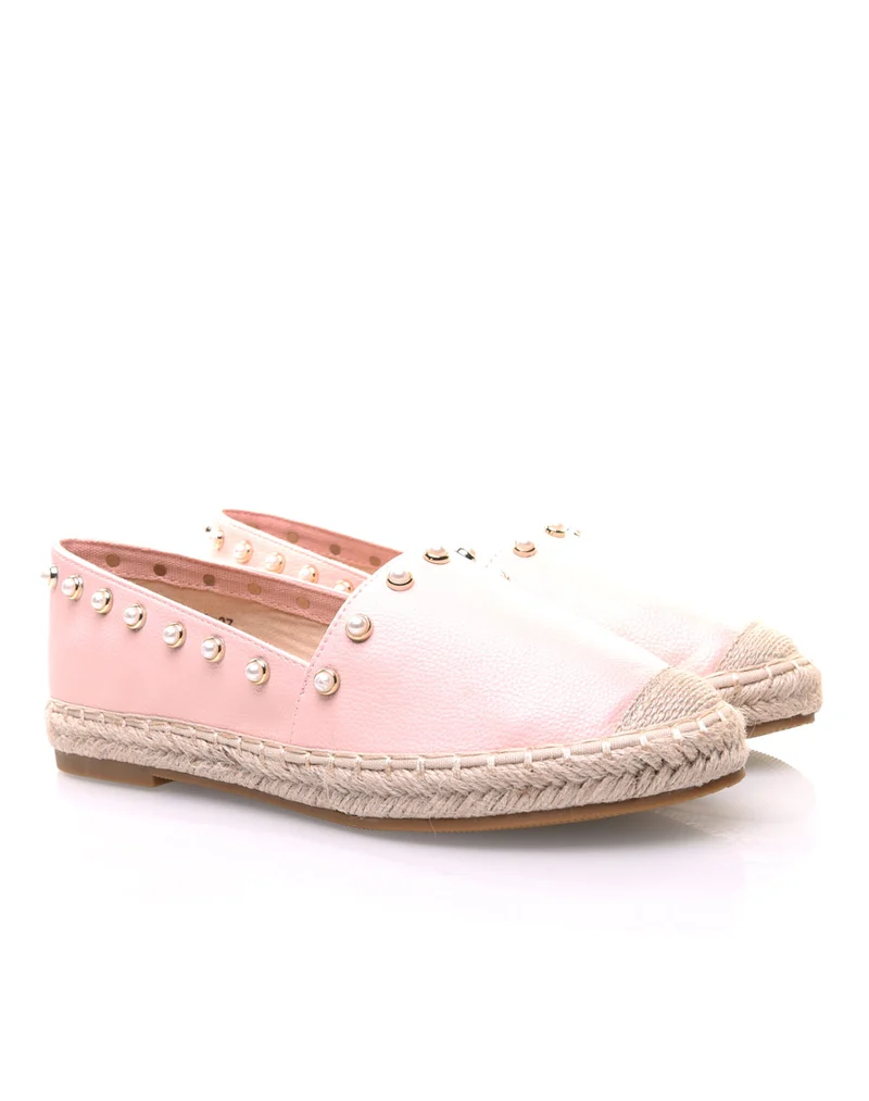 Espadrilles roses ornées de perles
