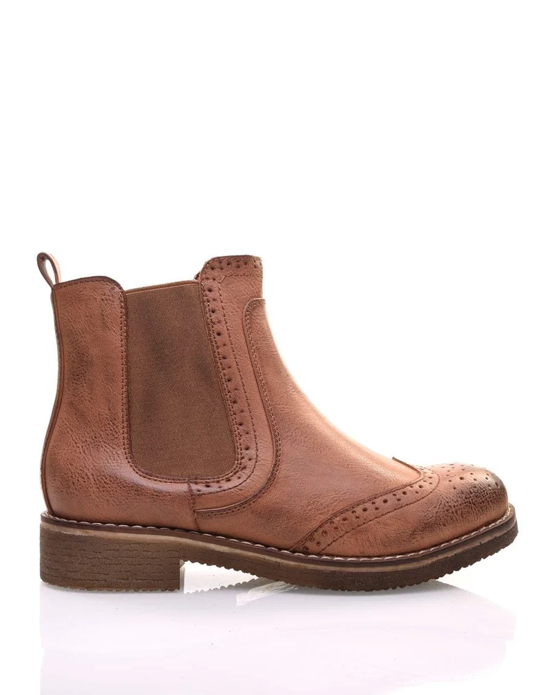 Chelsea boots camel