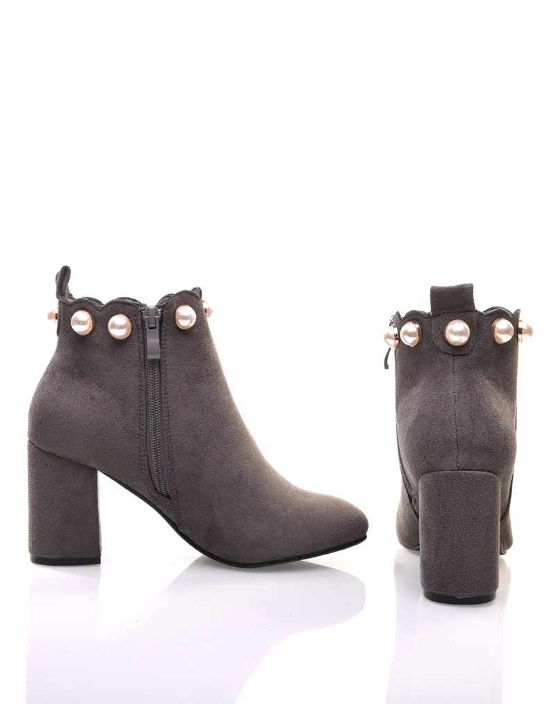 Bottines grises bordées de perles