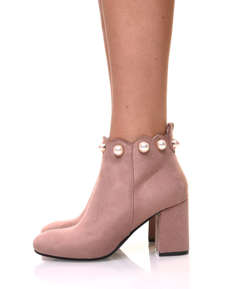 Bottines roses bordées de perles