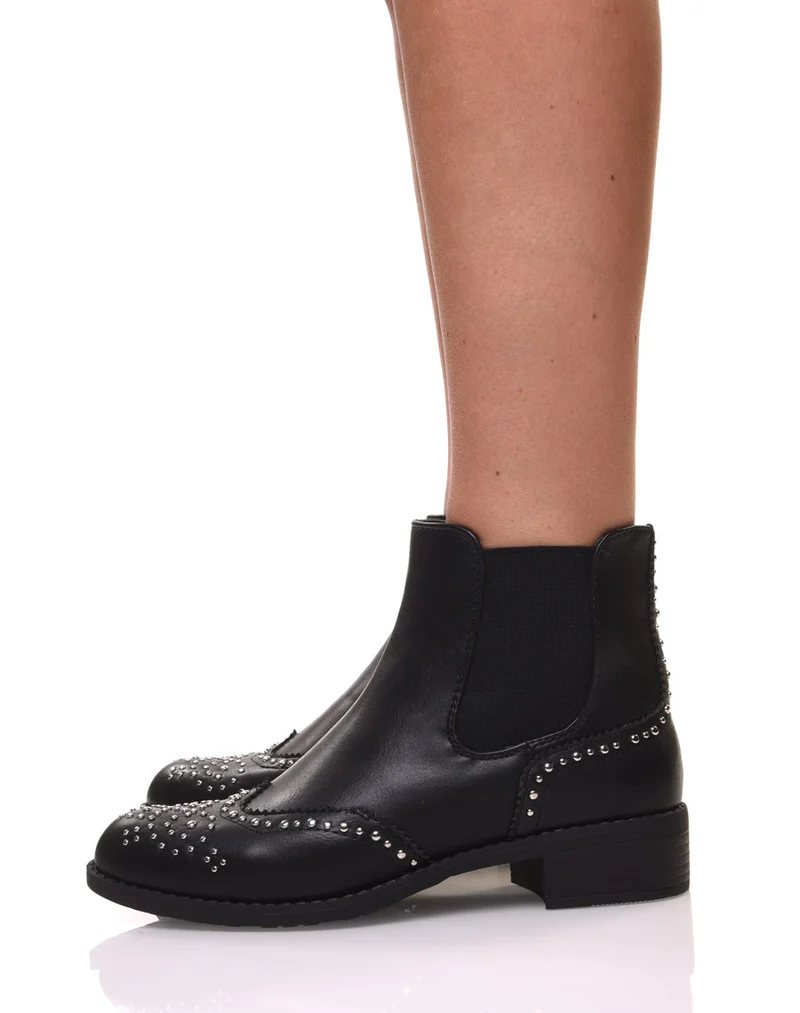 Bottines noires cloutées
