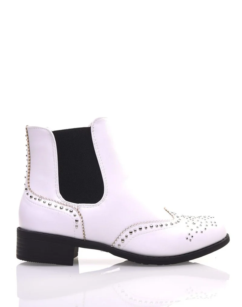 Bottines blanches cloutées
