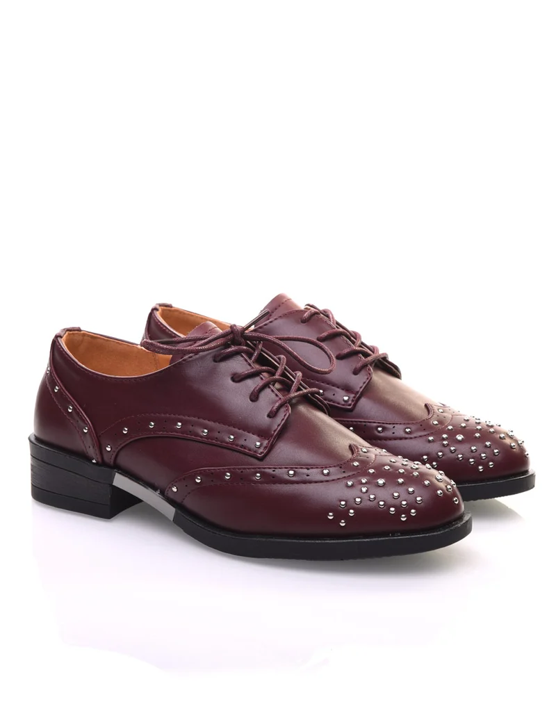 Derbies bordeaux cloutées