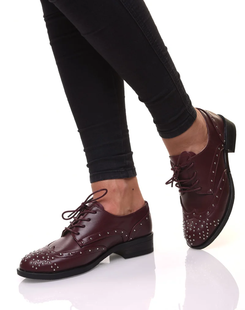 Derbies bordeaux cloutées