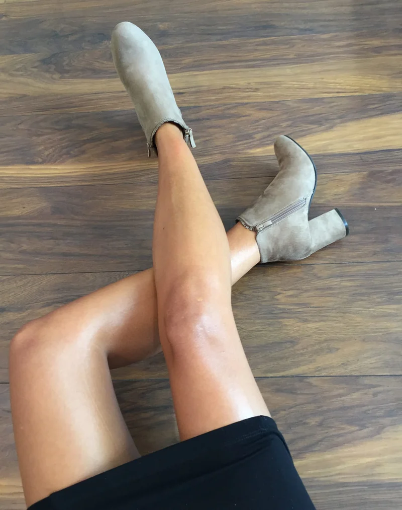 Bottines taupes à petit talon