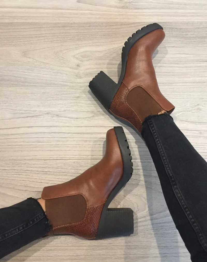 Bottines crantées camel foncé imprimé python