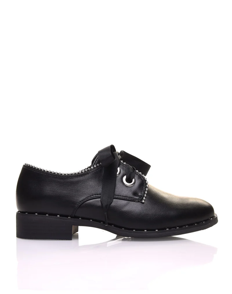 Derbies noires cloutés
