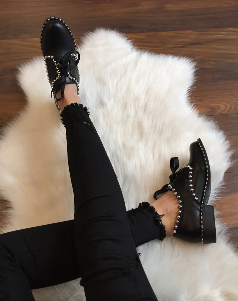 Derbies noires cloutés