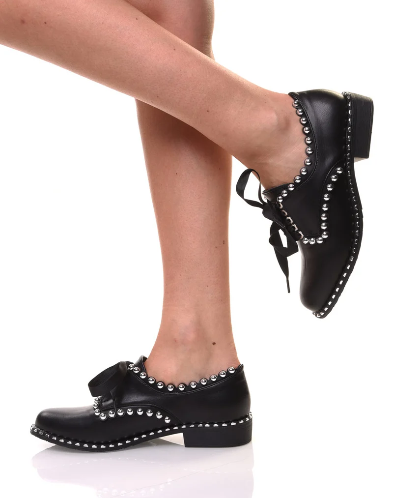 Derbies noires cloutés