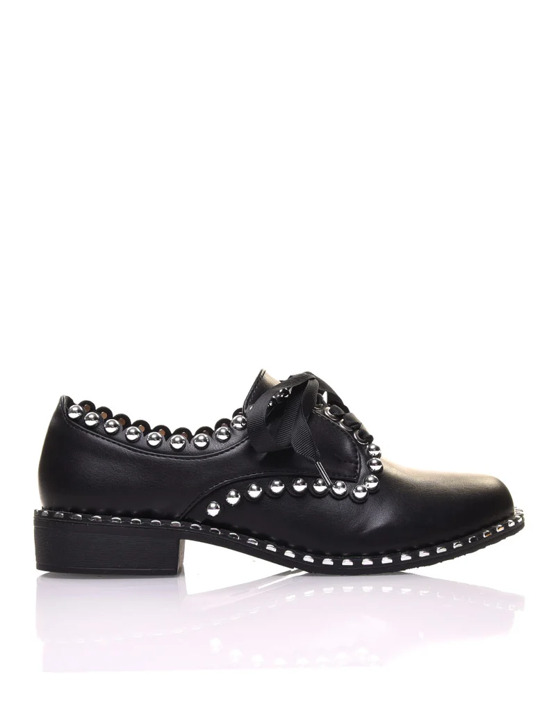 Derbies noires cloutés