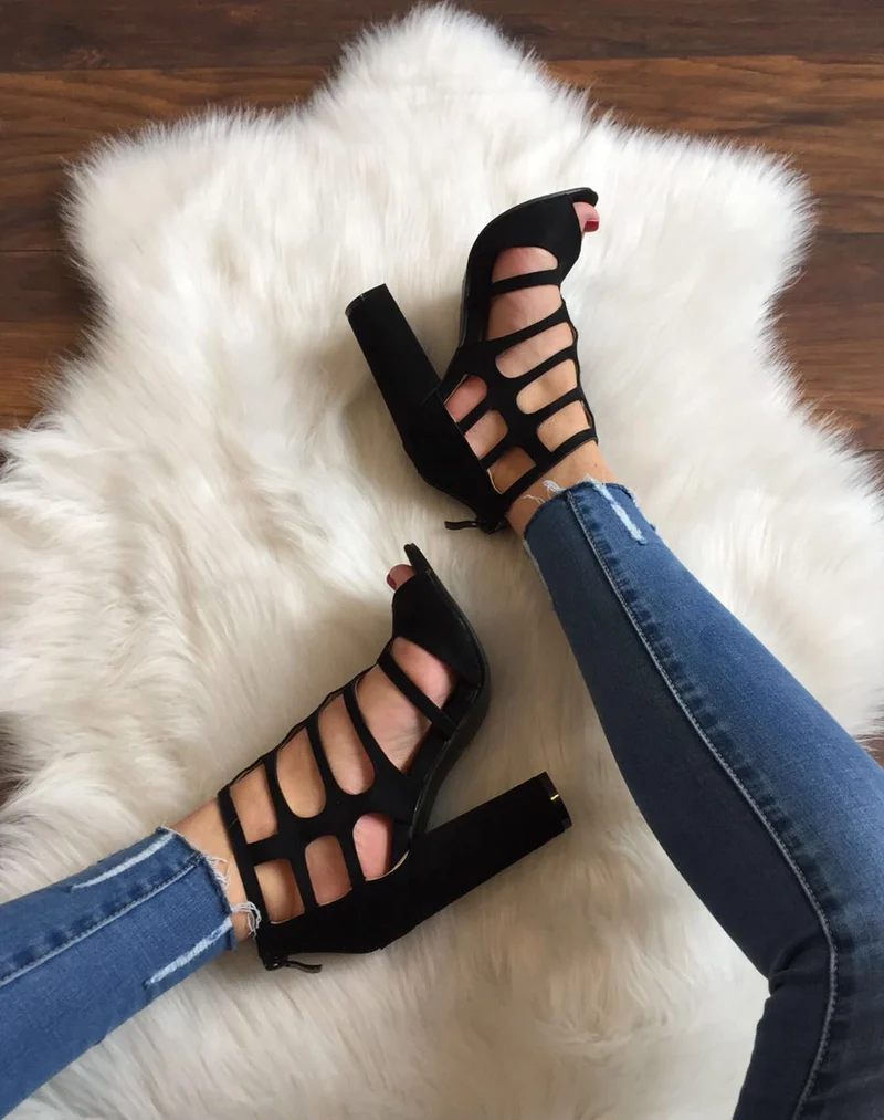 Sandales à talons en suédine noires